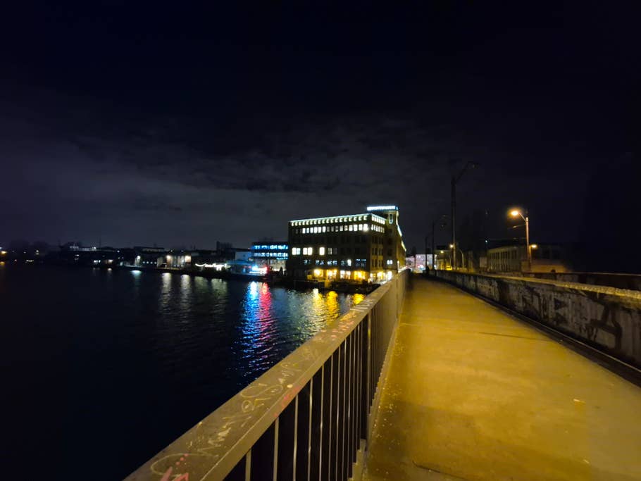 Samsung Galaxy S24+: Objectif ultra-grand angle (0,6x)