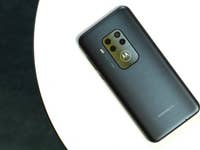 AndroidPIT-Motorola-One-Zoom-Back.jpg