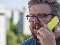 AndroidPIT-nokia-8110-on-the-phone.jpg