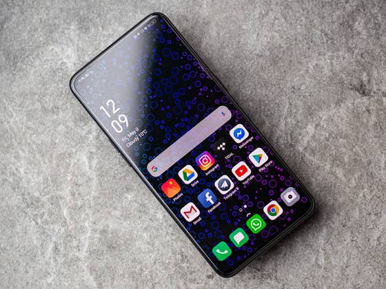 Test du OPPO Reno 10x Zoom : la force tranquille