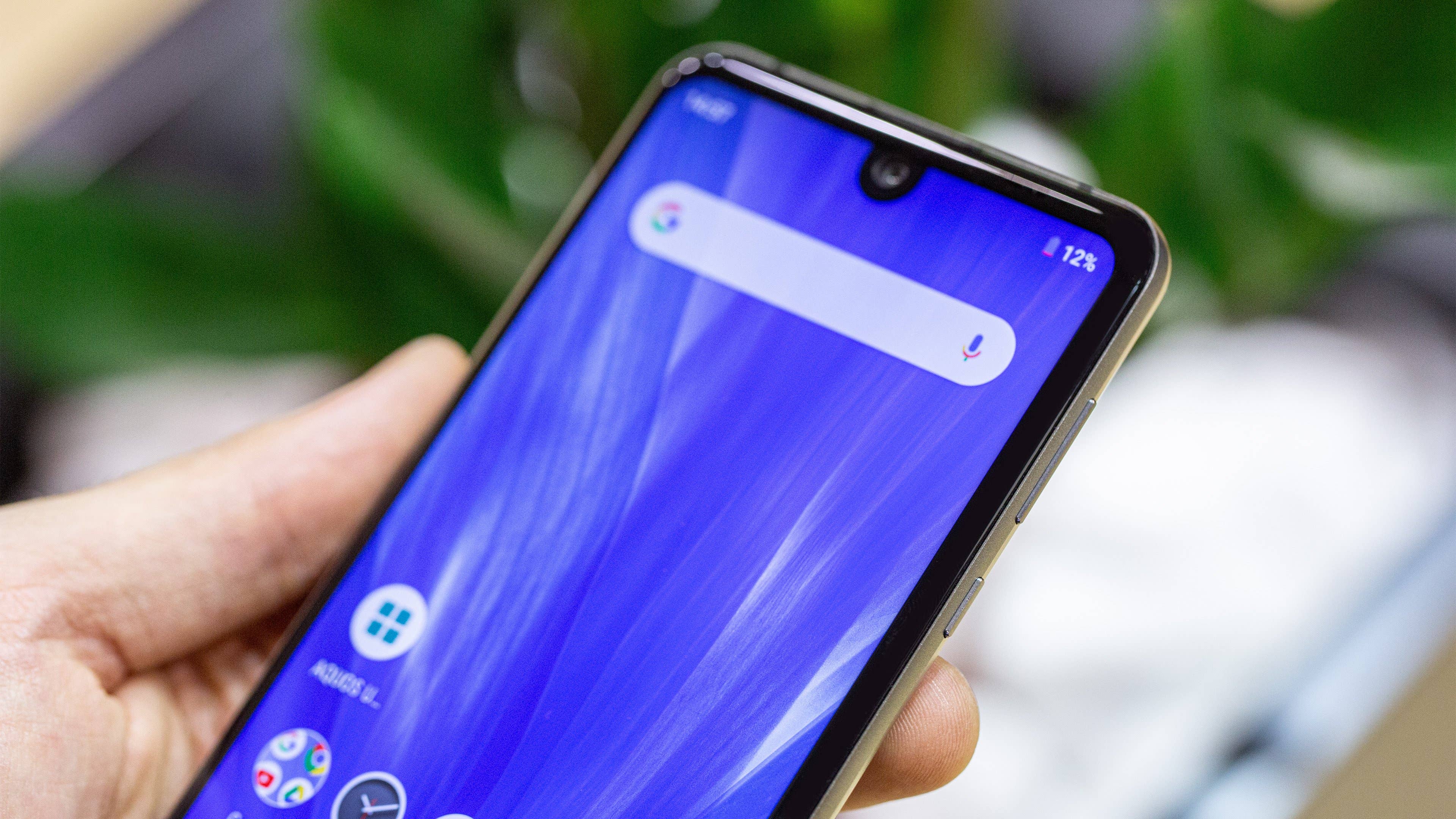 Prise en main du Sharp Aquos R3 : le smartphone avec double encoche ...