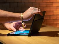 Zenbook 17 Fold OLED lorsqu'il est ouvert.