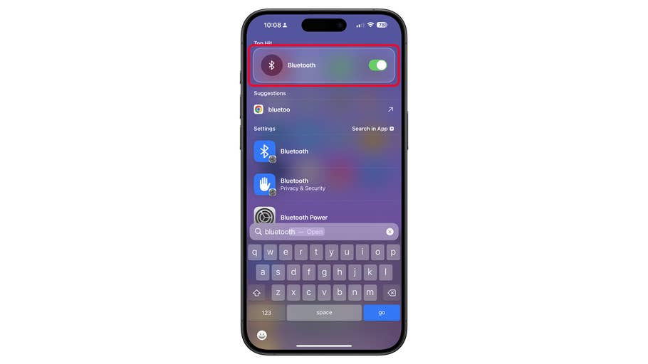 Écran du0027iPhone affichant lu0027interrupteur Bluetooth et les suggestions de recherche.