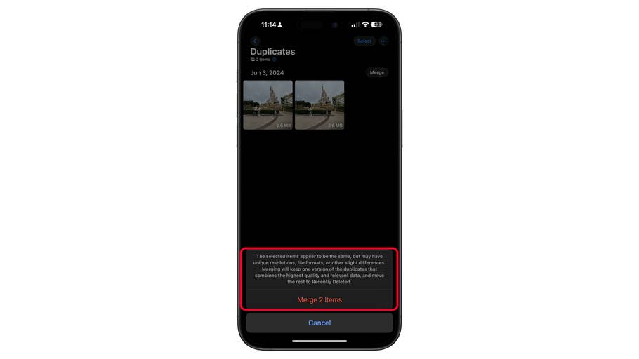 Écran du0027iPhone montrant la sélection de photos en double avec option de fusion et texte du0027avertissement.