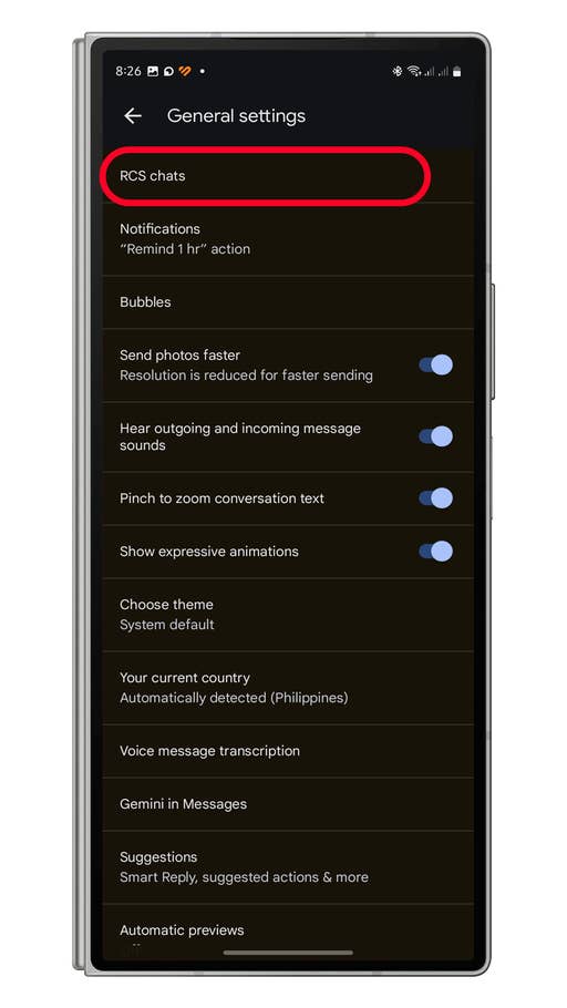 Écran des paramètres de Google Messages présentant des options pour les chats RCS et divers paramètres de chat.