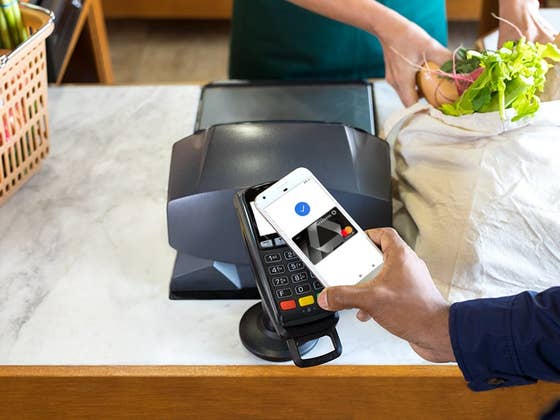 Le NFC gagne en port&eacute;e pour faciliter l&rsquo;appairage et les paiements