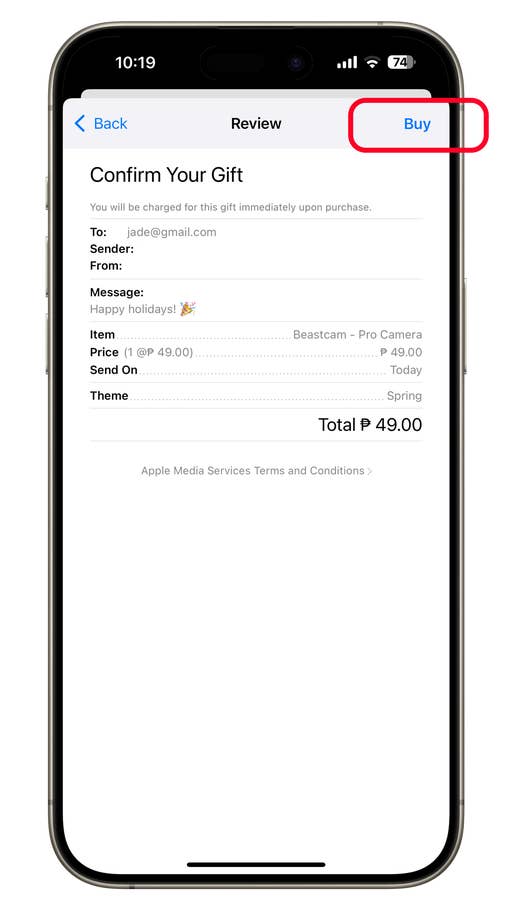 Écran du0027iPhone affichant une confirmation de cadeau pour lu0027utilisateur jade@gmail.com. Montant total : ₱ 49,00.