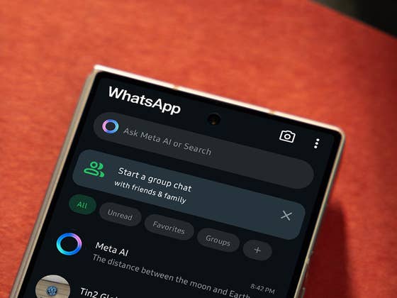 Comment utiliser le double tap pour réagir à des messages WhatsApp?