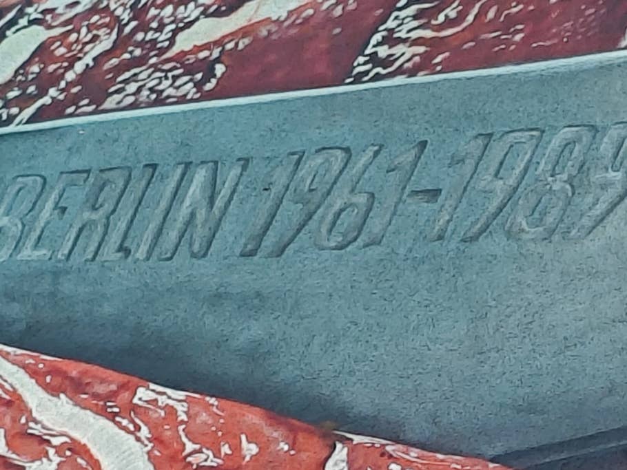 Poco F6:  Objectif principal (zoom numérique 10x)