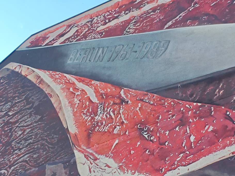 Poco F6:  Objectif principal (zoom numérique 4x)