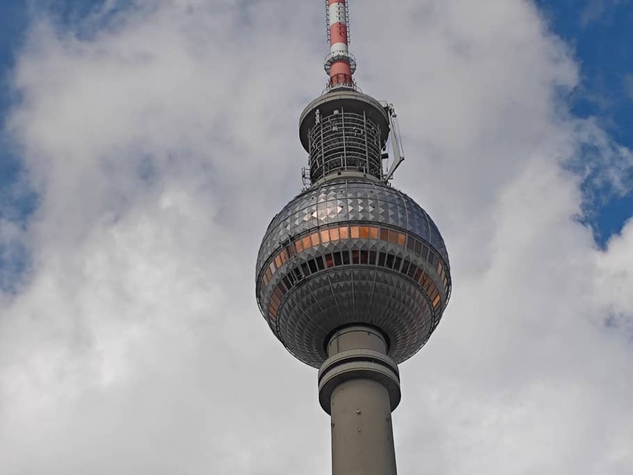 Poco F6 Pro: Objectif principal (zoom numérique 4x)