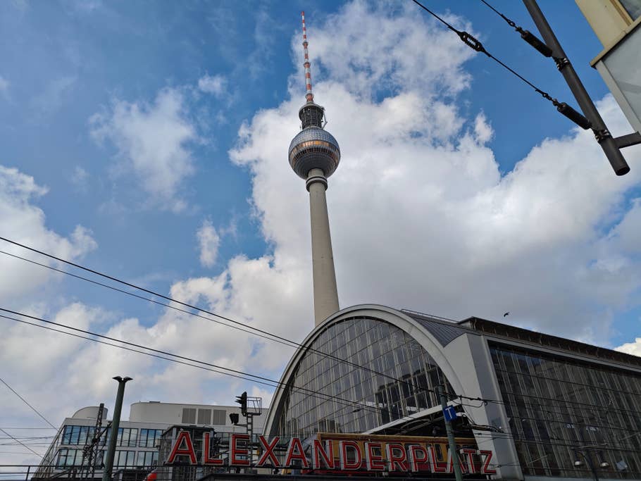 Poco F6:  Objectif principal