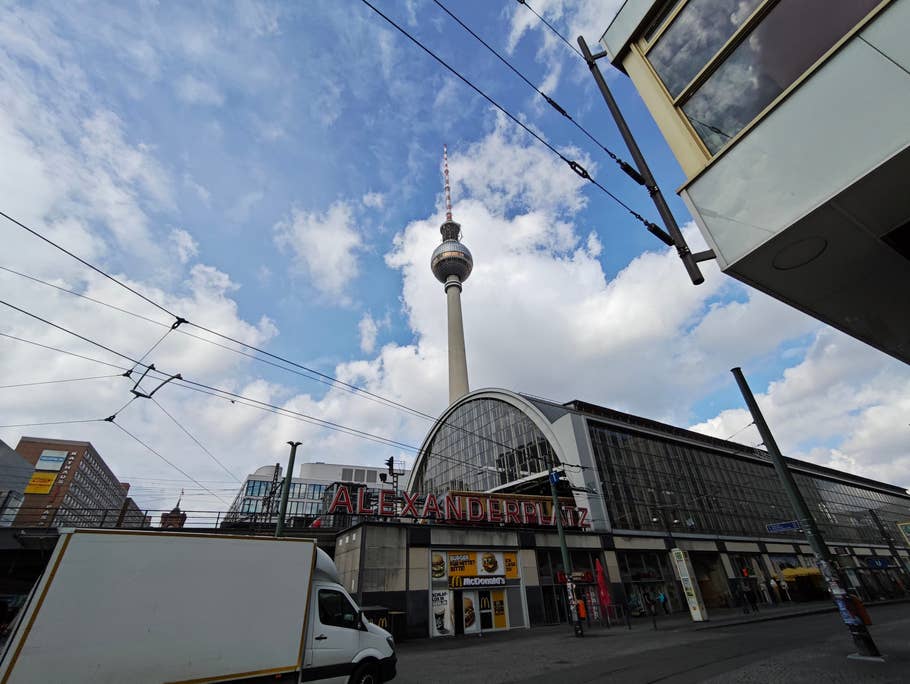 Poco F6: Objectif ultra-grand angle (0,6x)