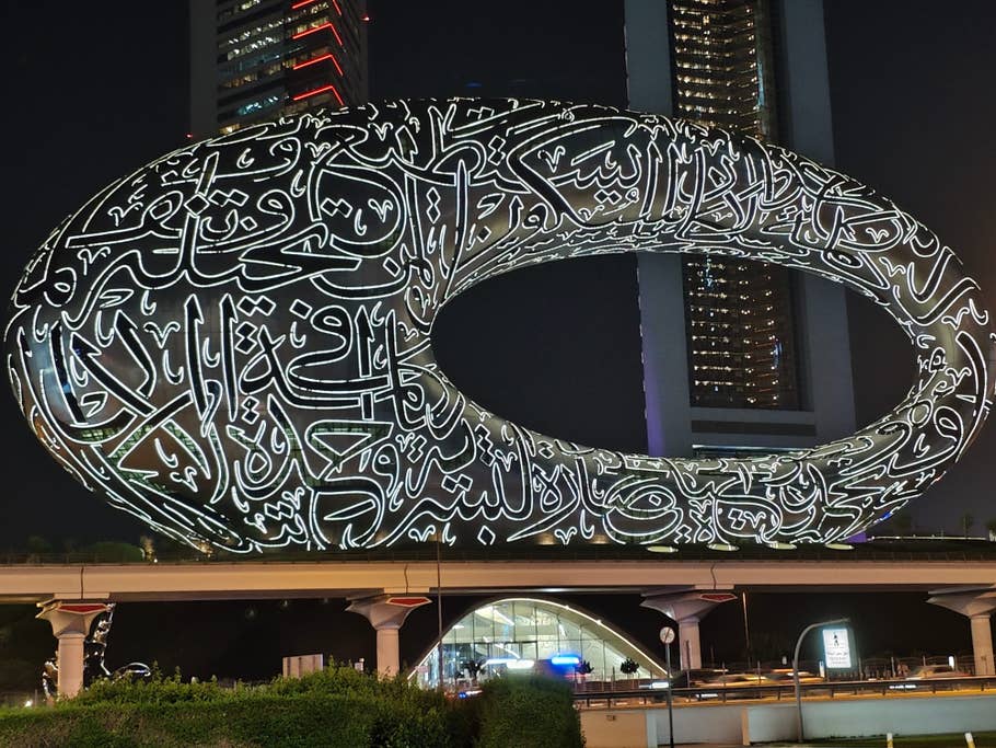 Poco F6:  Objectif principal (zoom numérique 2x)