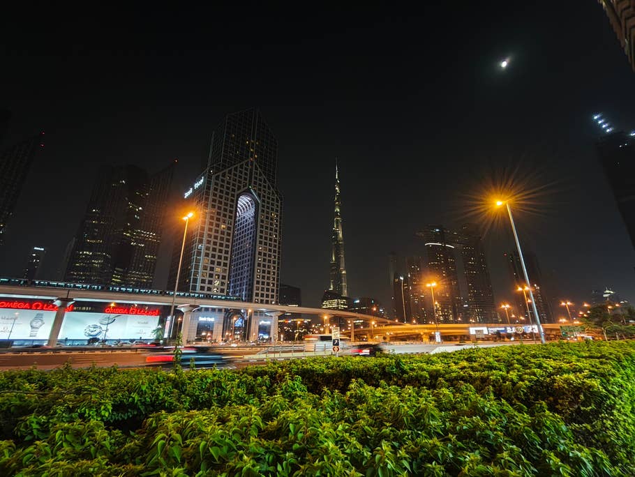 Poco F6 Pro: Objectif ultra-grand angle (0,6x) - Mode nuit