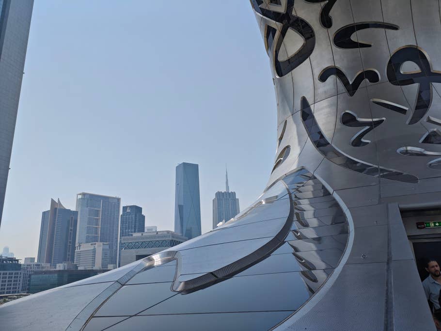 Poco F6:  Objectif principal