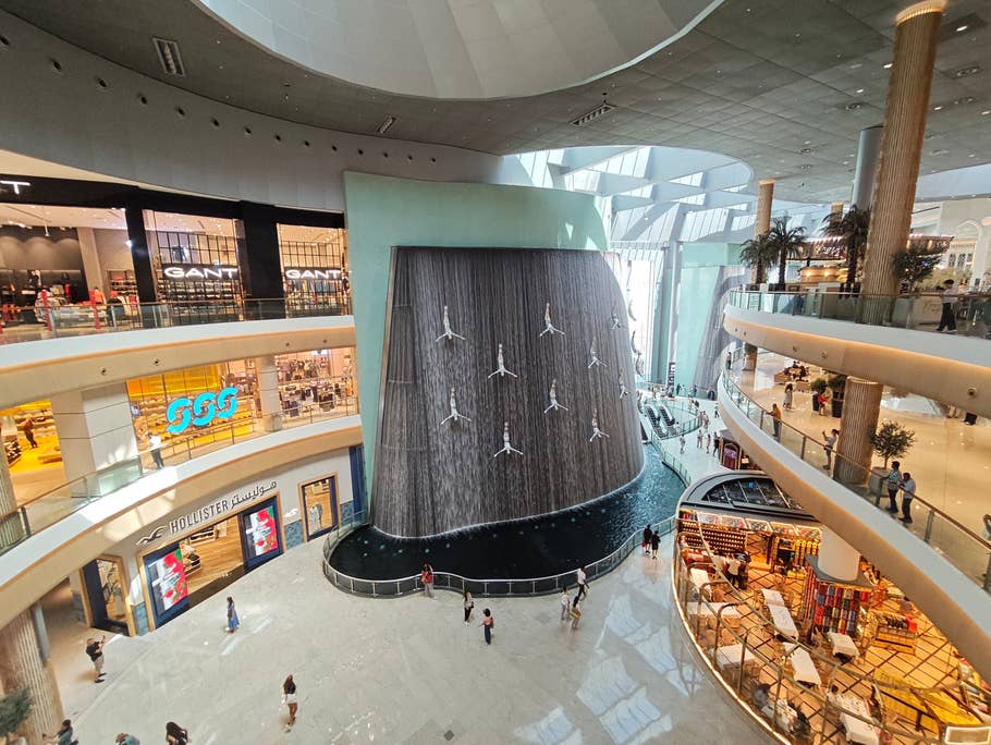 Poco F6: Objectif ultra-grand angle (0,6x)