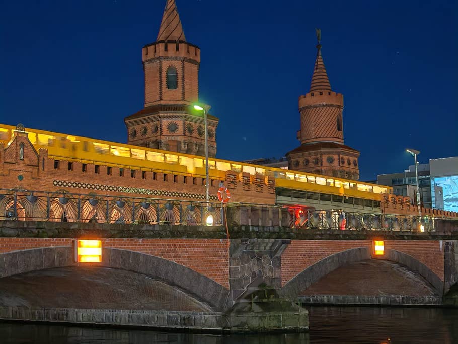 Honor 200 Pro: Objectif principal (zoom numérique 2x) - Mode nuit