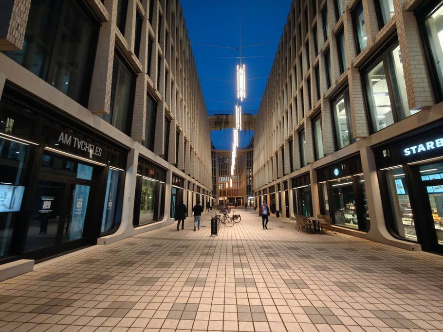 Xiaomi 15 Ultra: Objectif ultra-grand angle (0,6x)