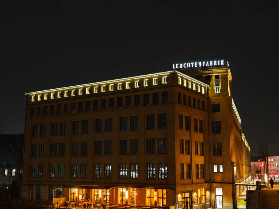 Xiaomi 15: Objectif principal (zoom numérique 2x) - Mode nuit