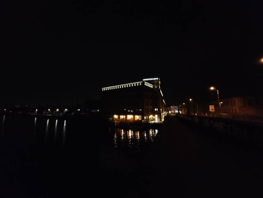 Xiaomi 15: Objectif ultra-grand angle (0,6x)