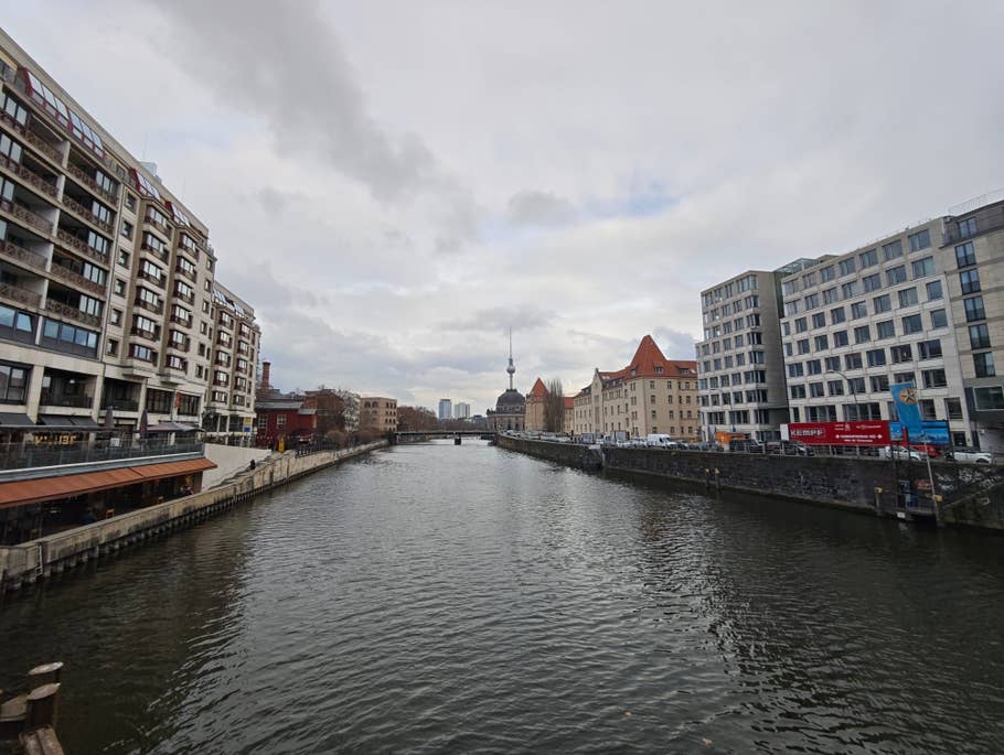 Xiaomi 15: Objectif ultra-grand angle (0,6x)