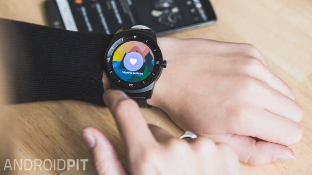 LG G Watch R fr 4