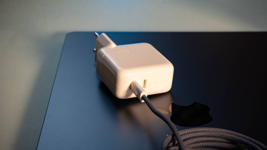 Le chargeur du MacBook Air M3
