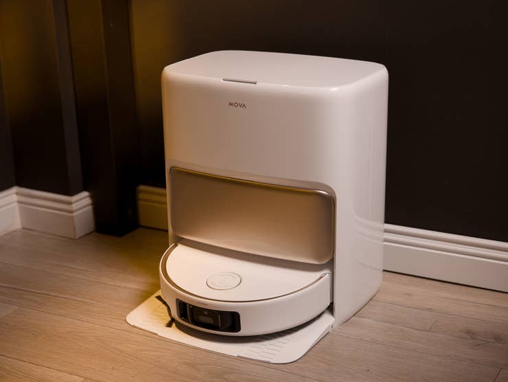 Dispositif Mova V50 Ultra Complete dans un cadre moderne avec un design épuré.