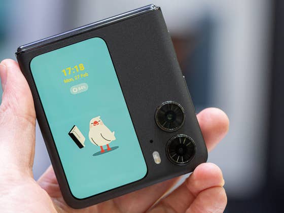 Le Motorola Razr+ 2023 serait équipé d’une batterie ridiculement petite