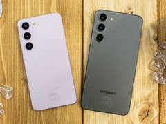 Galaxy S22 vs Galaxy S23+ design vu de dos