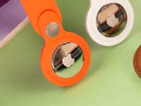 Apple AirTag dans les étuis à boucles