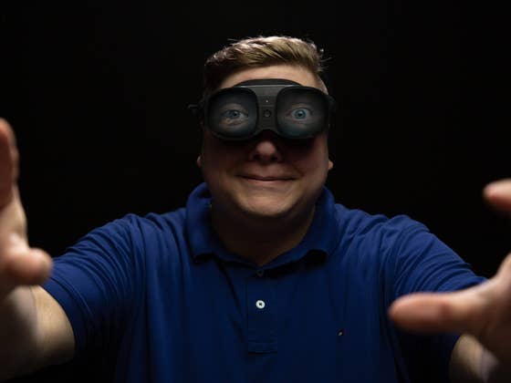 Opinion- Calmez-vous, le casque Apple Vision Pro n’est pas si dystopique que ça