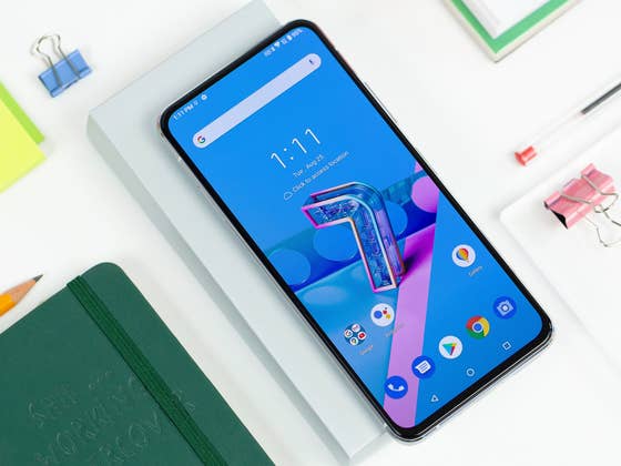 Test de l&rsquo;Asus Zenfone 7 Pro: Le roi des selfies est de retour!