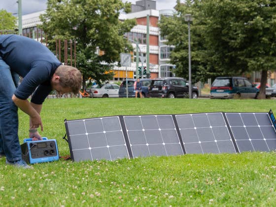 La Black Friday Week fait chuter le prix ce kit de g&eacute;n&eacute;rateur solaire Bluetti&nbsp;