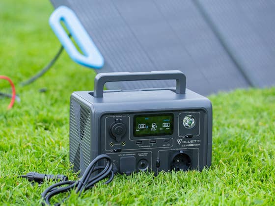 Faites face aux pannes de courant avec ce g&eacute;n&eacute;rateur solaire Bluetti en promo