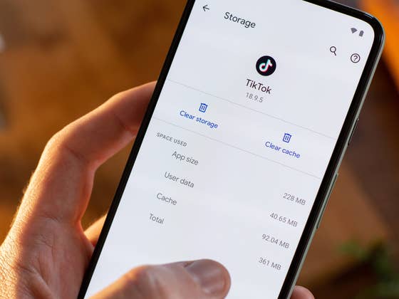 Comment effacer le cache ou les données d’une application pour la dépanner