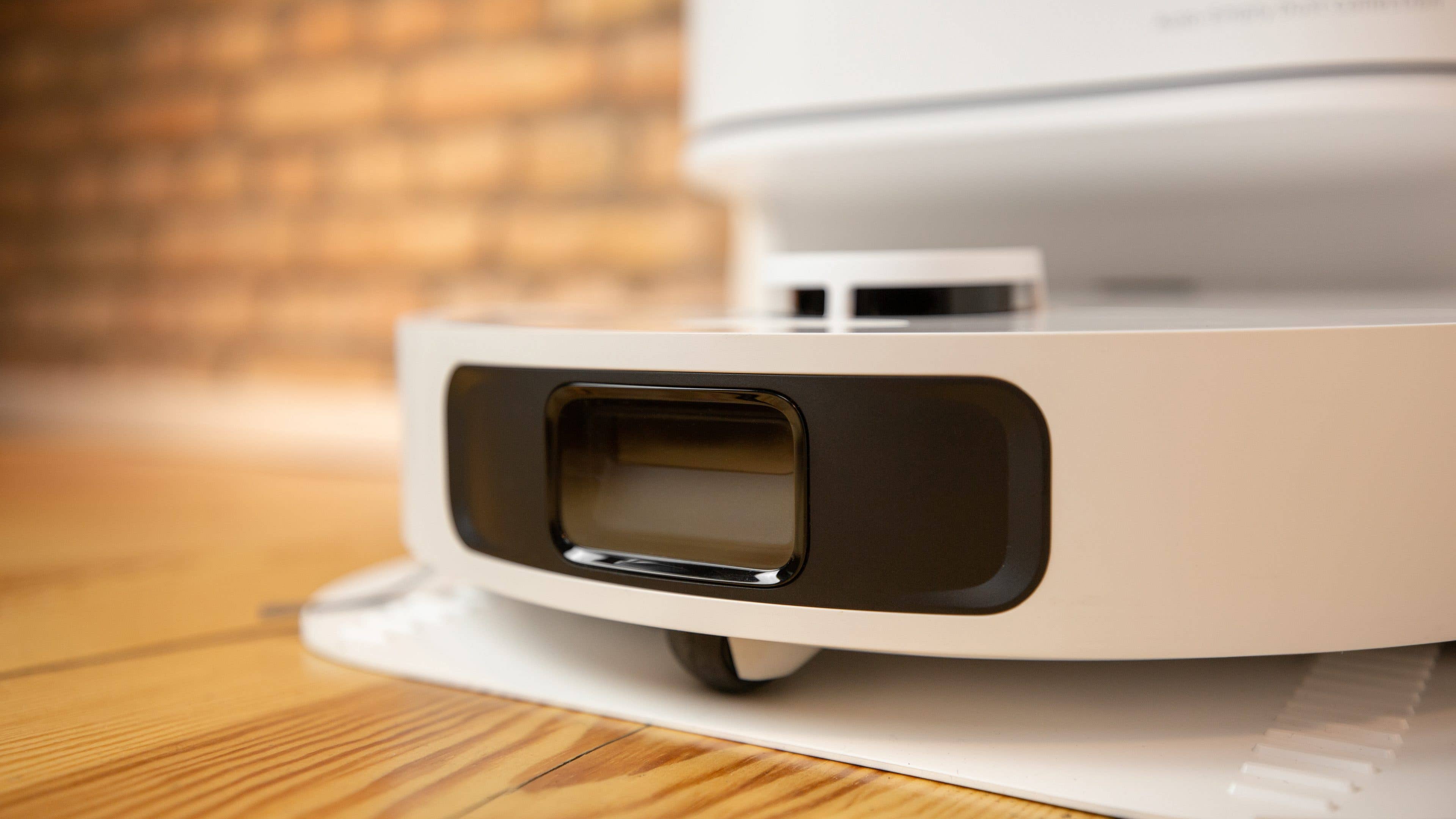 Dreame L10 Ultra face avant vue de près avec le capteur infrarouge