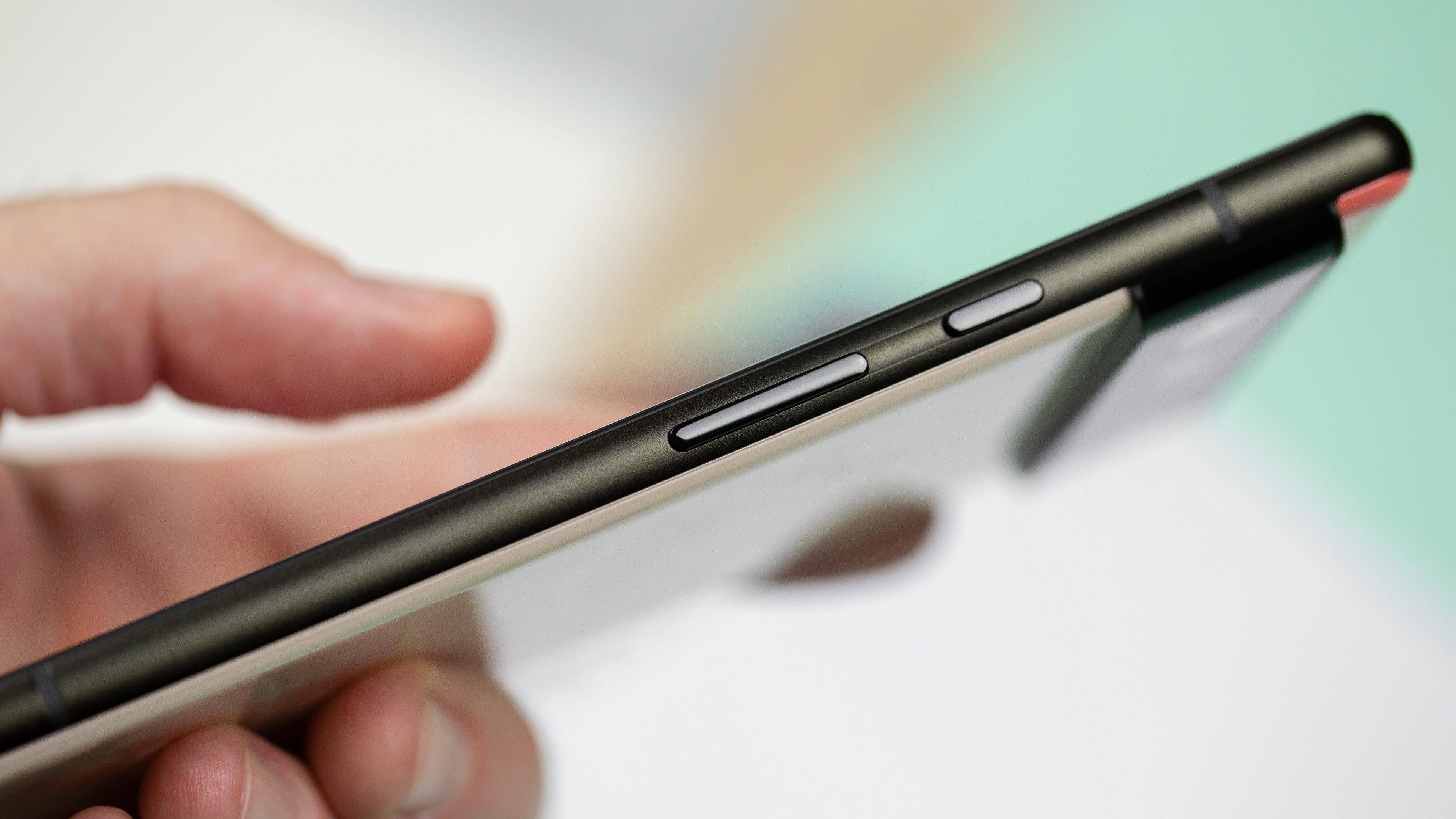 NextPit Google Pixel 6 side