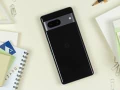 Google Pixel 7 test vu de dos coloris noir Obsidian