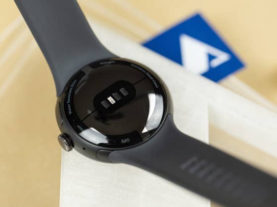 Pixel Watch: Google pourrait enfin activer cette fonction très pratique de Fitbit