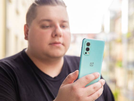 Test du OnePlus Nord 2 5G: Pas un vrai flagship mais on s&rsquo;en fout!