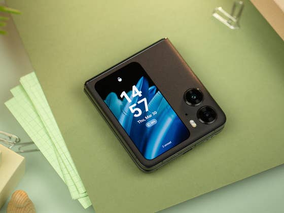 OnePlus pourrait faire de son smartphone pliable &agrave; clapet un vrai photophone