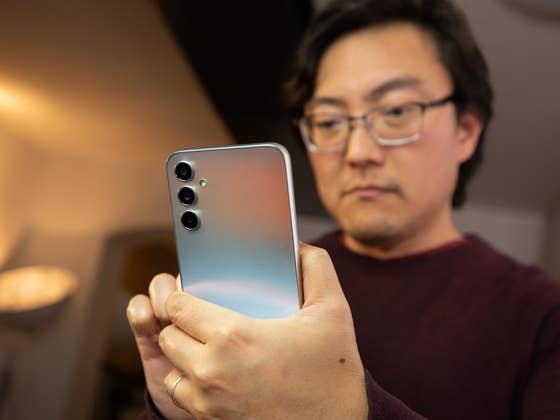 Test du Samsung Galaxy A34: Beau comme un flagship, équilibré comme un milieu de gamme