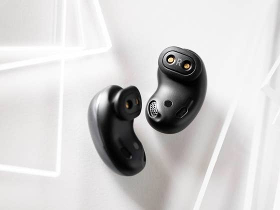 Test des Samsung Galaxy Buds Live: Beaux de loin mais loin d&rsquo;&ecirc;tre bons