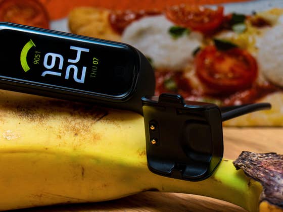 Galaxy Fit 3: Les coloris et la batterie du nouveau fitness tracker de Samsung ont fuit&eacute;