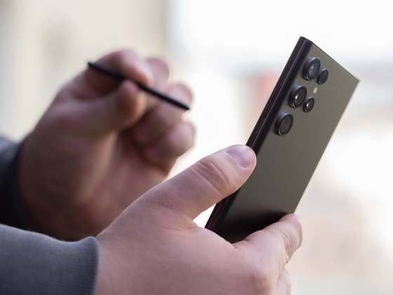 La mise à jour vers One UI 6.1 arrive enfin sur ces anciens smartphones Samsung