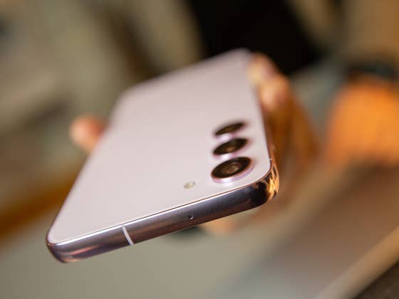 Galaxy S23 Ultra: Le flagship de Samsung ne serait pas aussi résistant que prévu