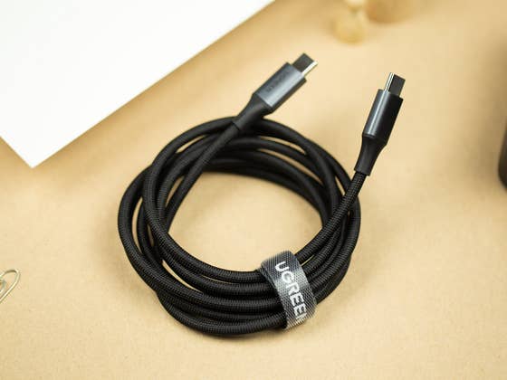 Le grand absent de votre prochain téléphone ne sera pas (seulement) le chargeur