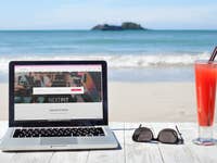 Notebook-On-Beach-2-NextPit.jpg